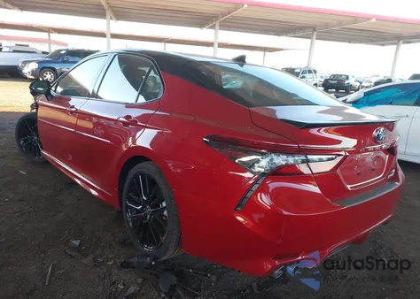 2024 Toyota Camry Hybrid Xse z USA, uszkodzony, nr VIN 4T1K31AK8RU061264
